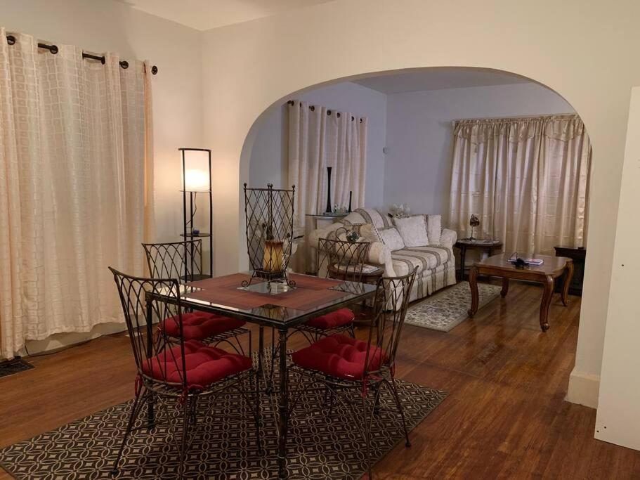 Comfortable 2-Bdrm Spacious Home With Wifi & Patio 印第安納波利斯 外观 照片
