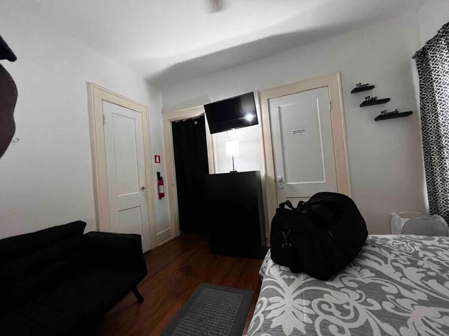 Comfortable 2-Bdrm Spacious Home With Wifi & Patio 印第安納波利斯 外观 照片