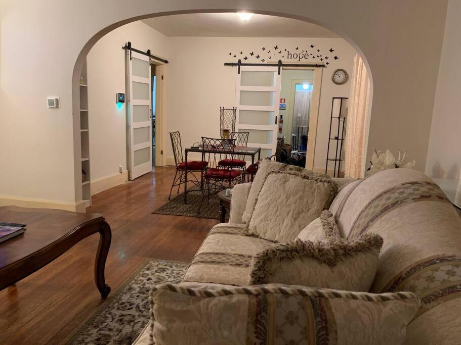Comfortable 2-Bdrm Spacious Home With Wifi & Patio 印第安納波利斯 外观 照片